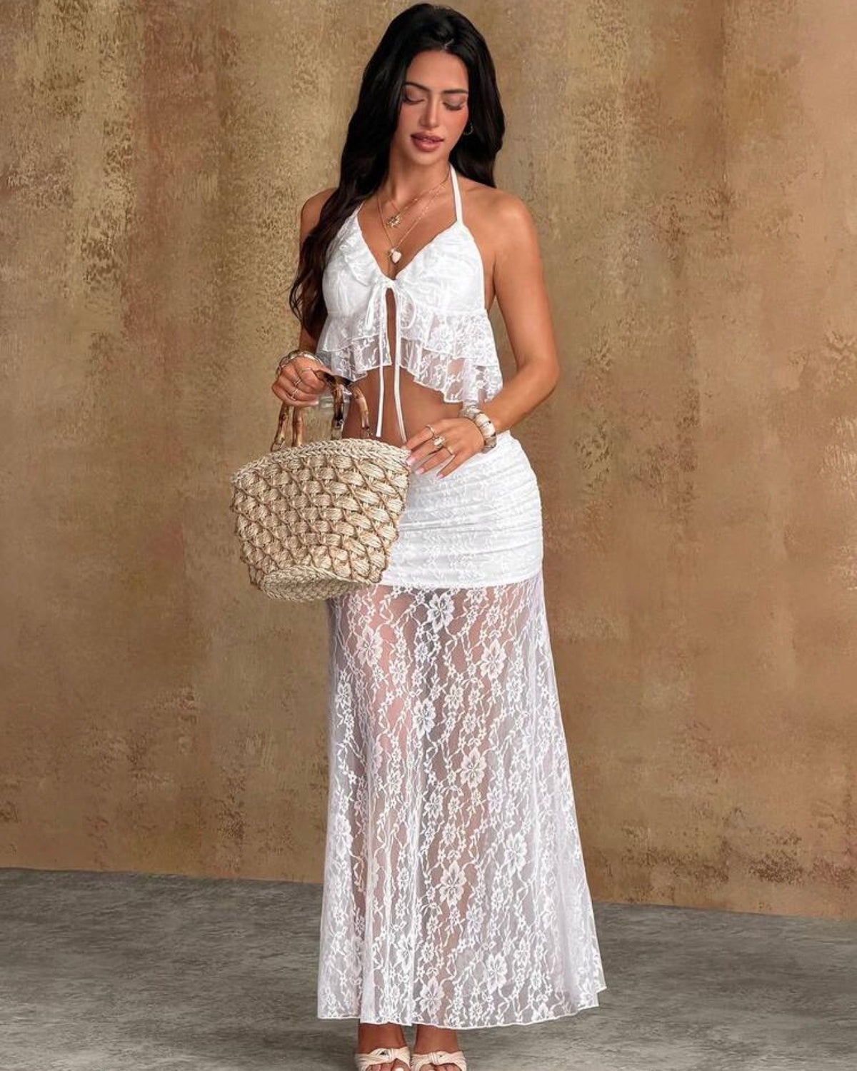 Conjunto blanco con encaje