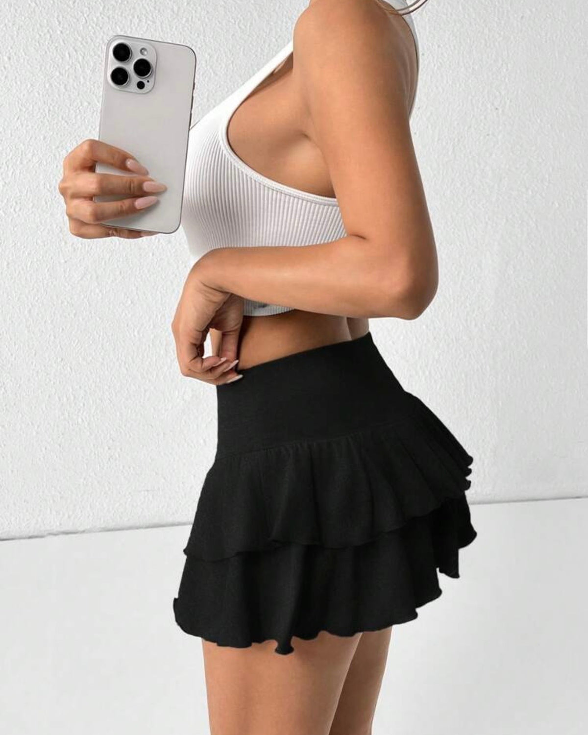 Falda negra con vuelitos