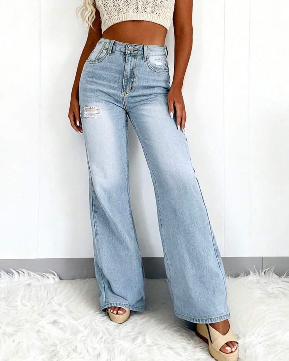 Jeans acampanados de mezclilla
