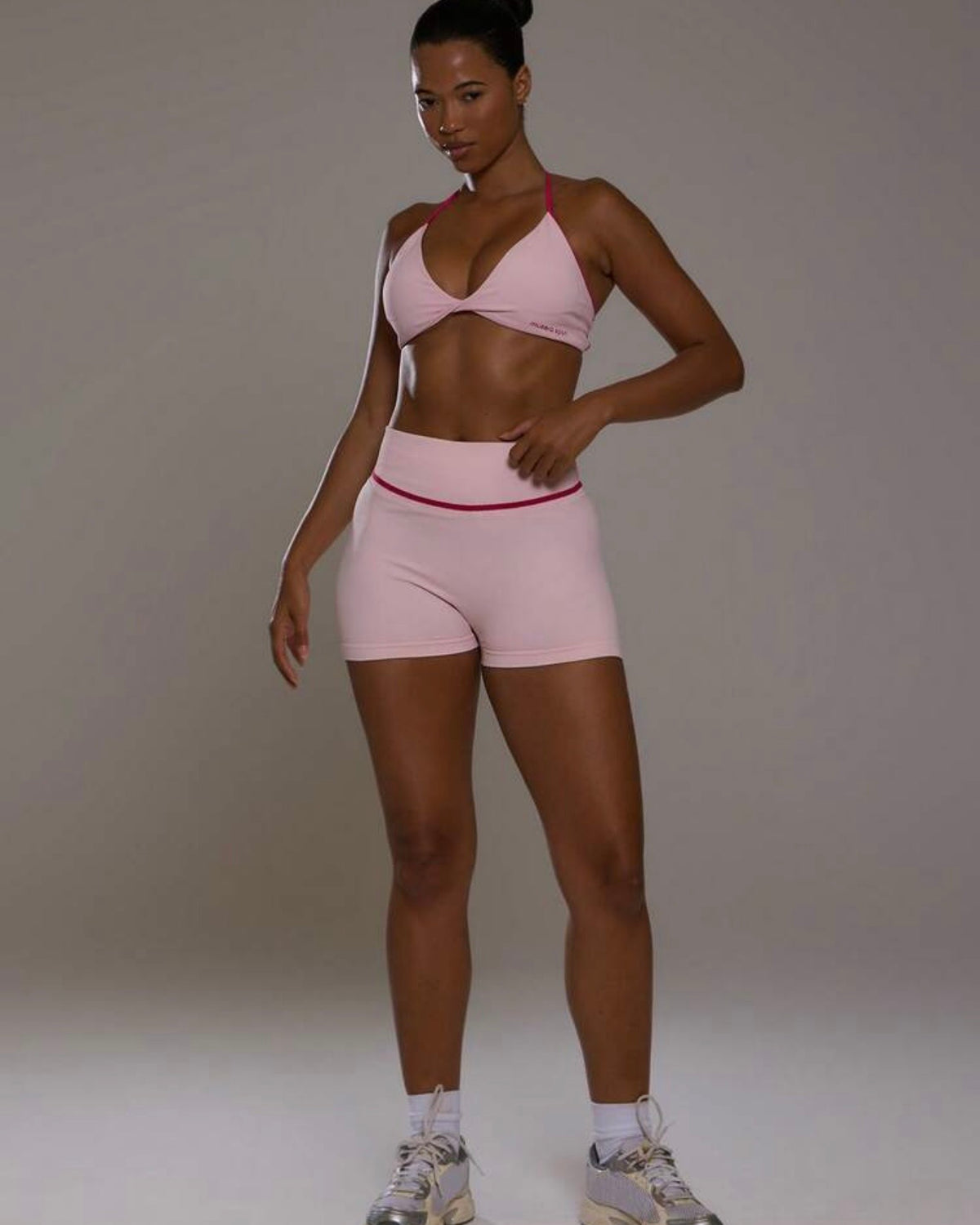 Top deportivo rosa