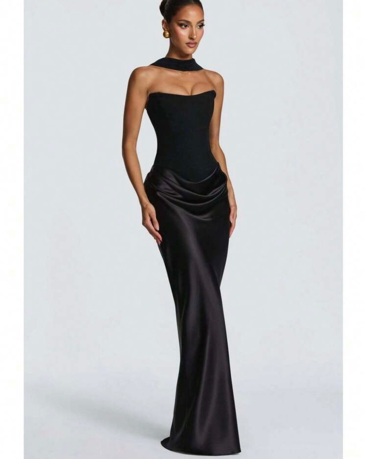 Vestido negro de satin