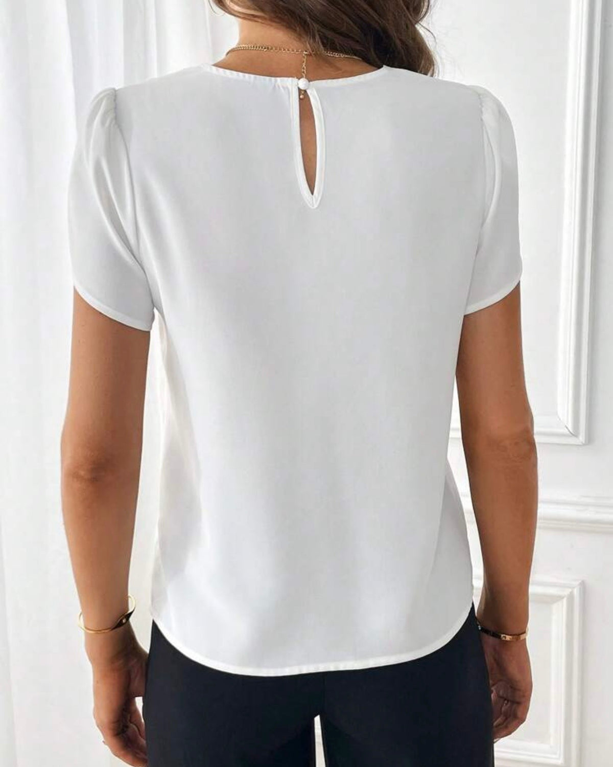 Blusa blanca con encaje
