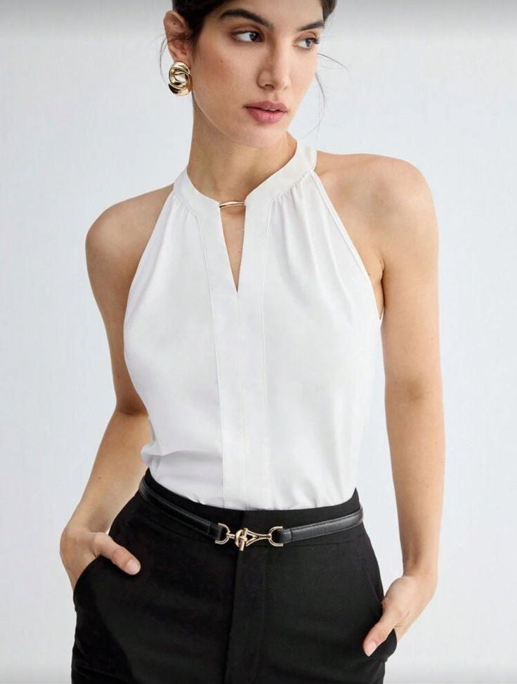 Blusa blanca,detalle dorado