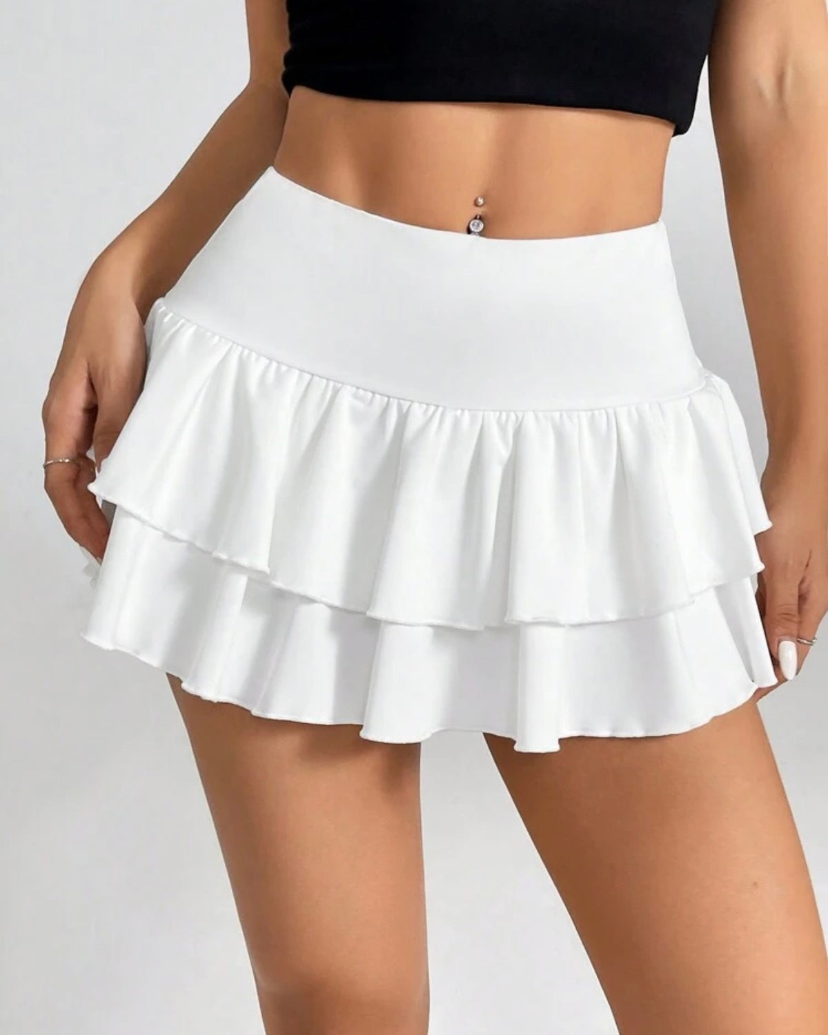 Falda de vuelos blanca
