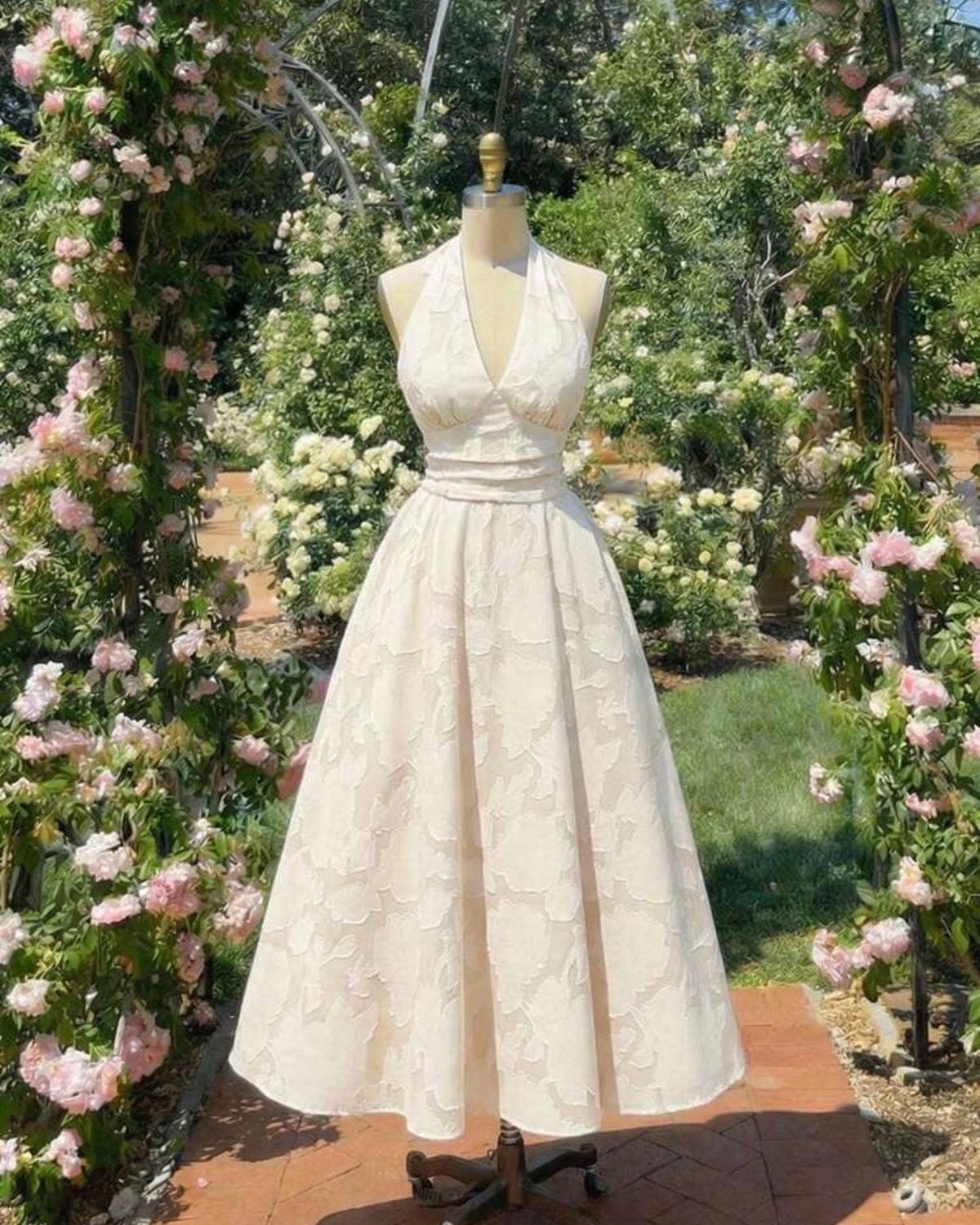 Vestido blanco tela floreado