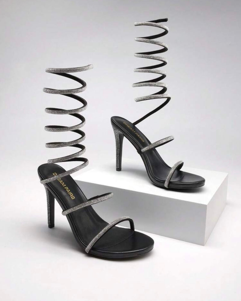 Tacones negros caracol