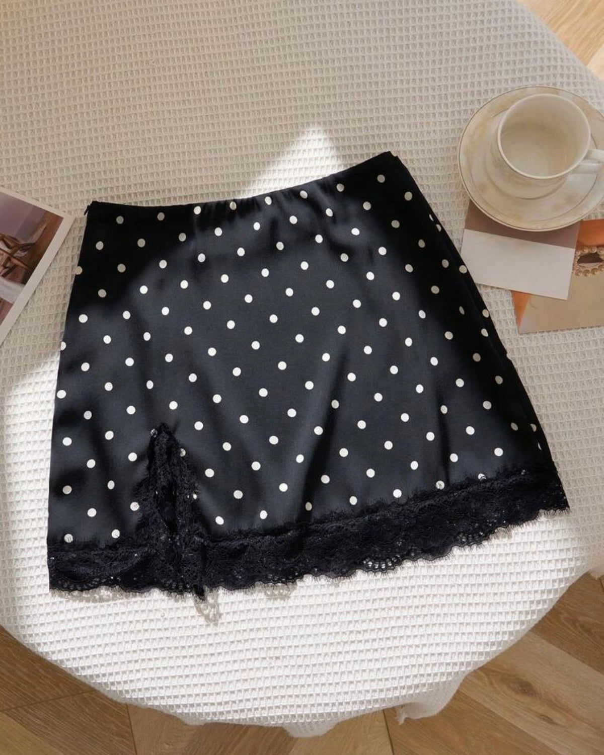 Falda negra con puntos