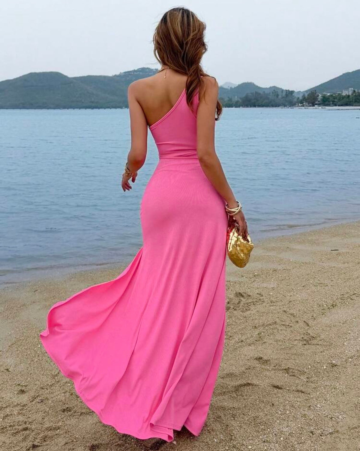 Vestido con aberturas