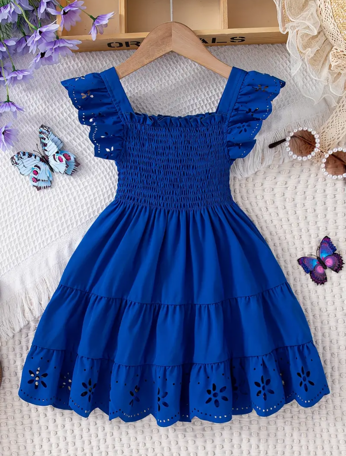 Vestido azul de niña