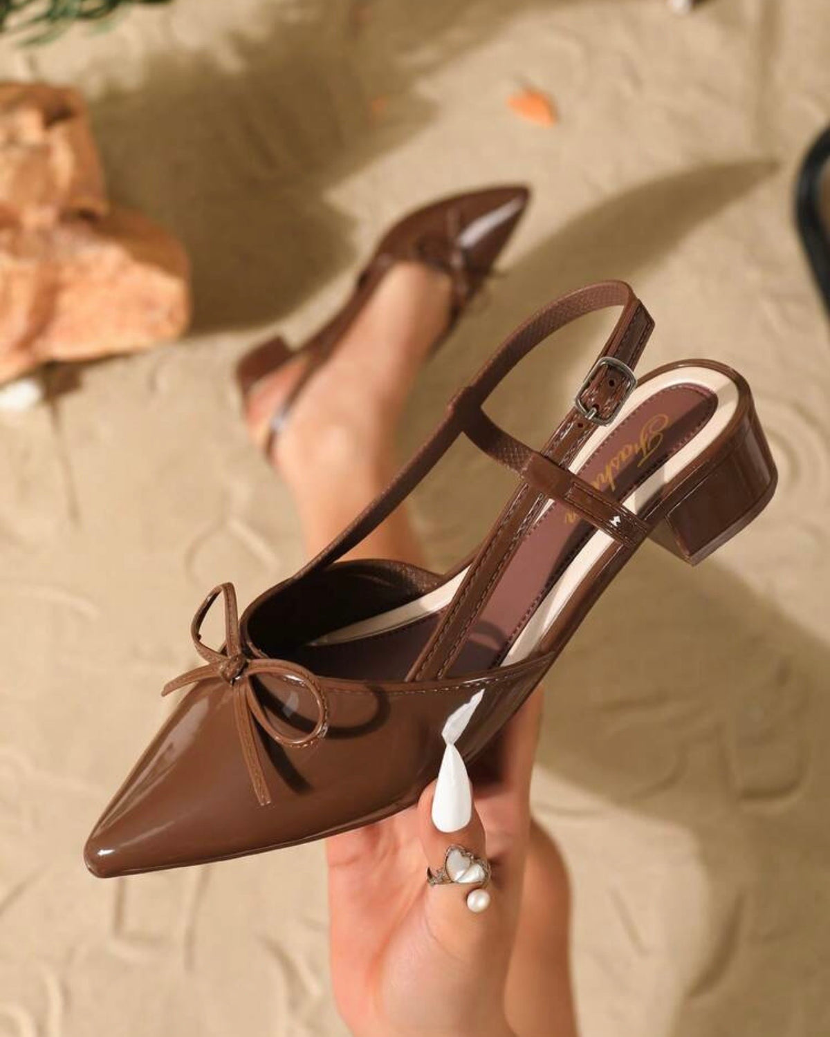 Tacones cafés