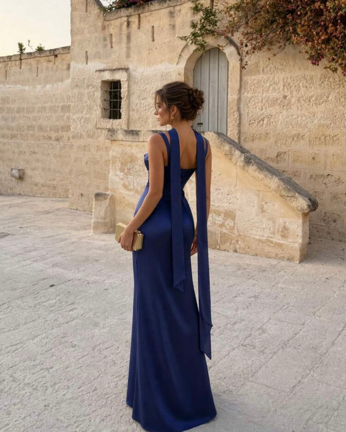 Vestido azul satinado