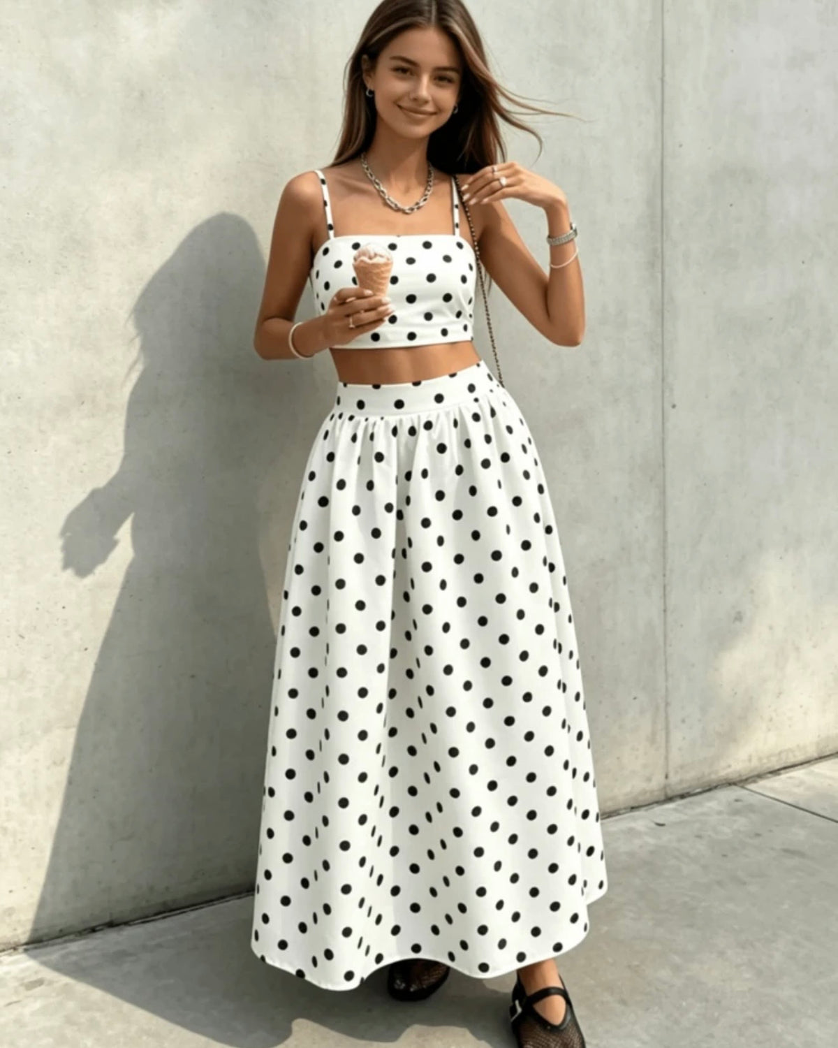 Conjunto blanco con puntos