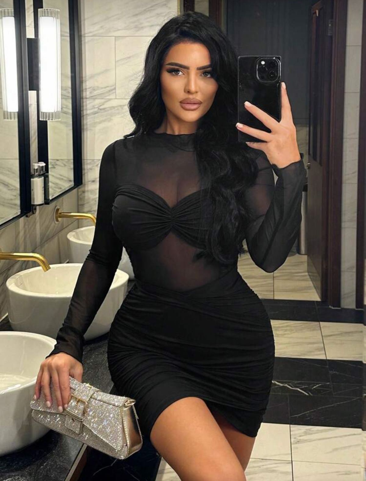 Vestido negro curvy