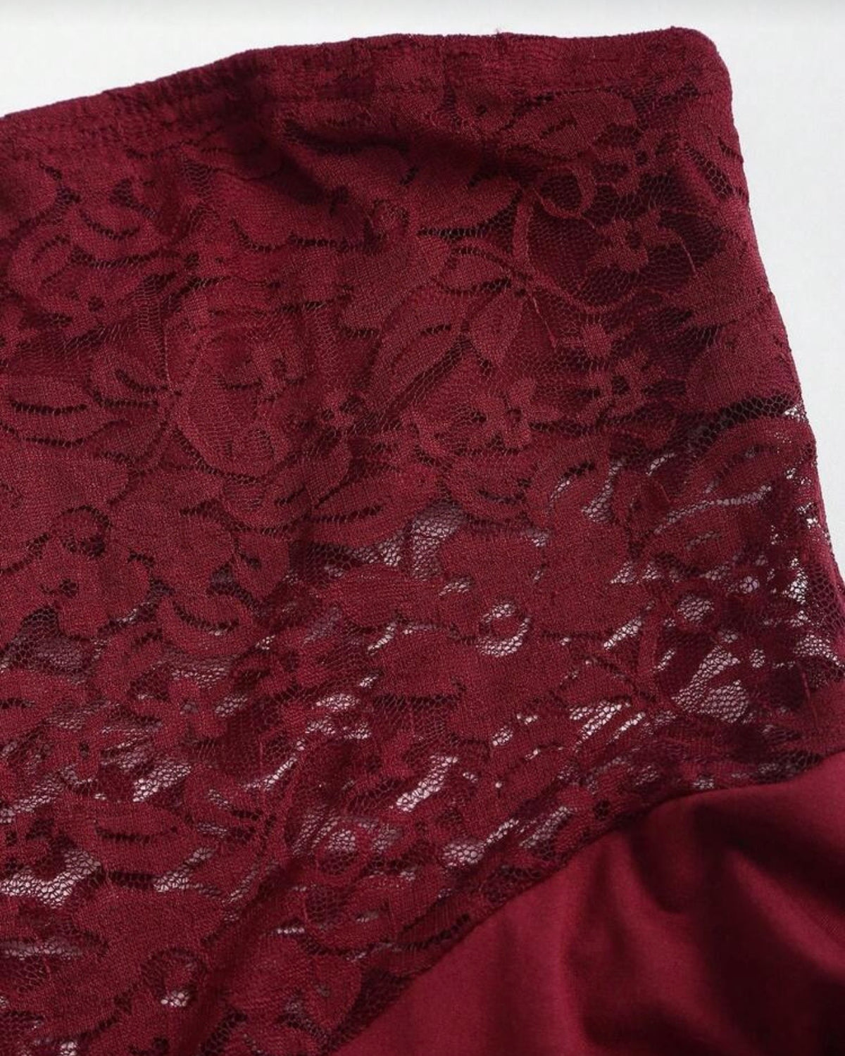 Vestido vino con encaje