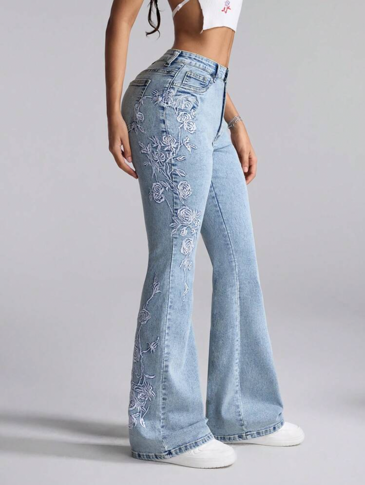 Jeans campana con flores
