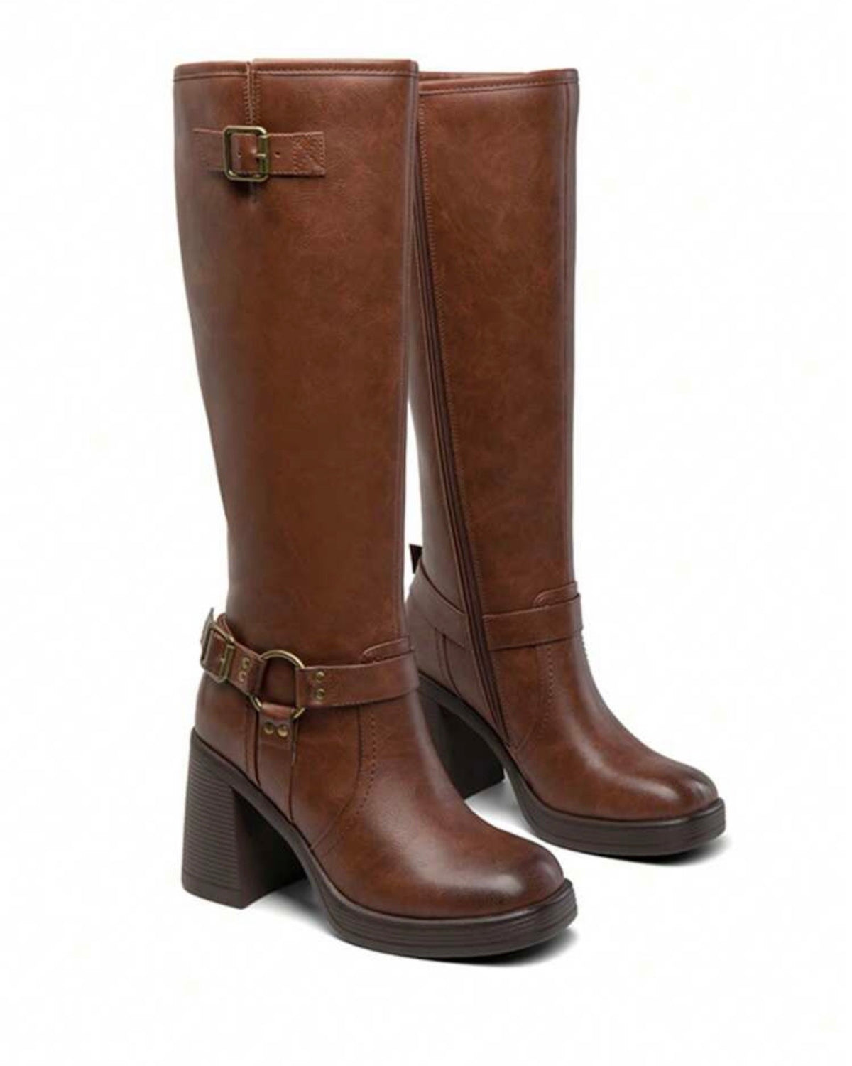 Botas café con tacones