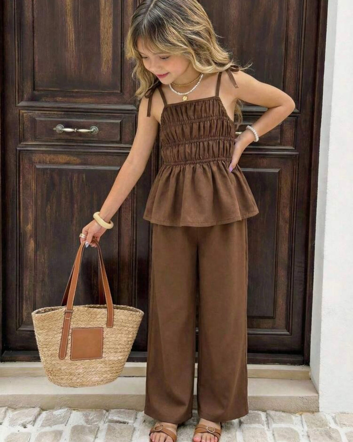 Conjunto café de niña
