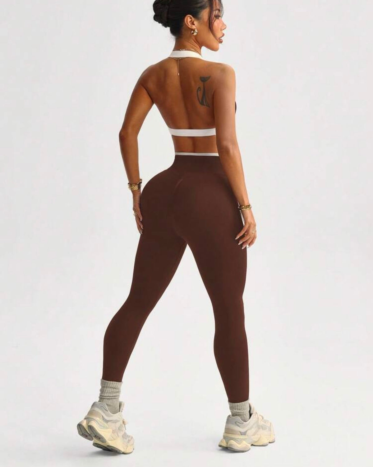 Conjunto deportivo café