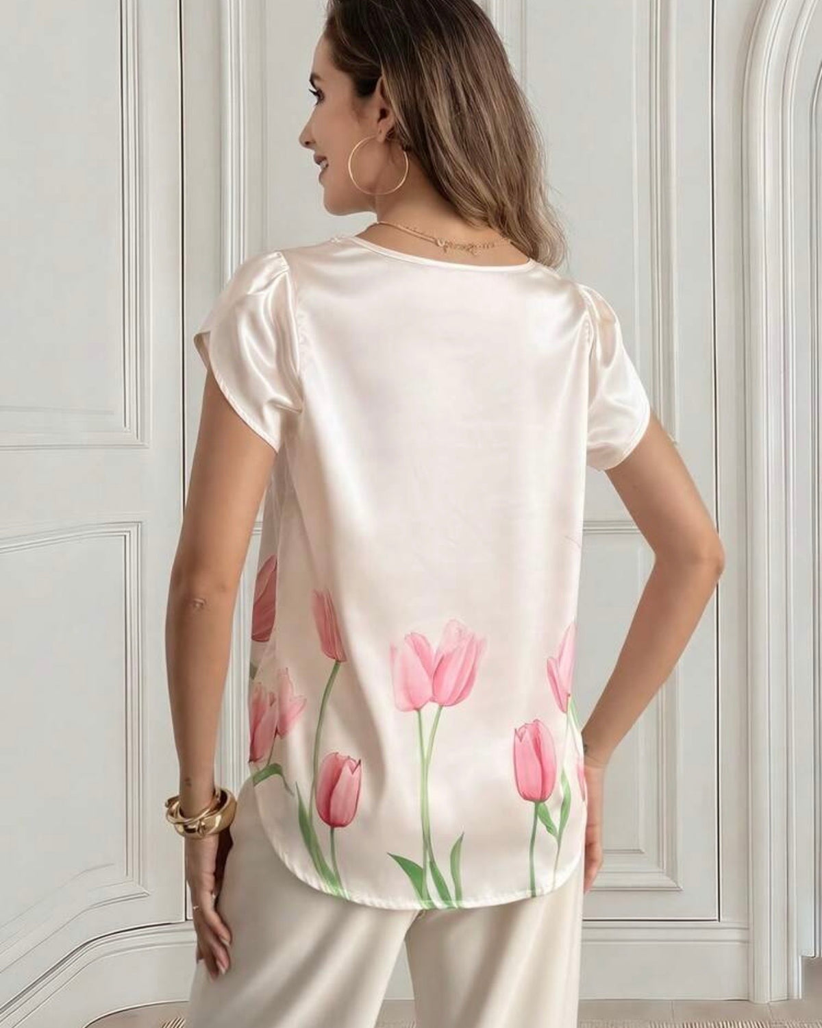 Blusa champán con rosas