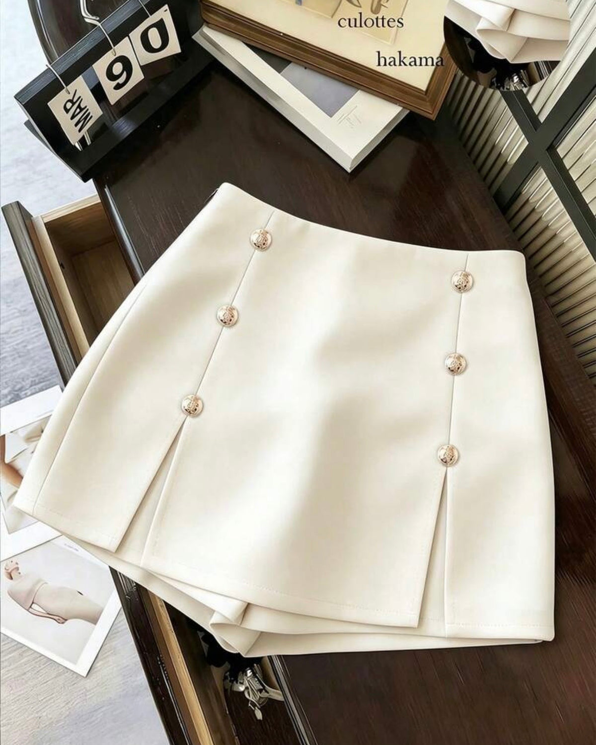 Short enagua blanco con botones