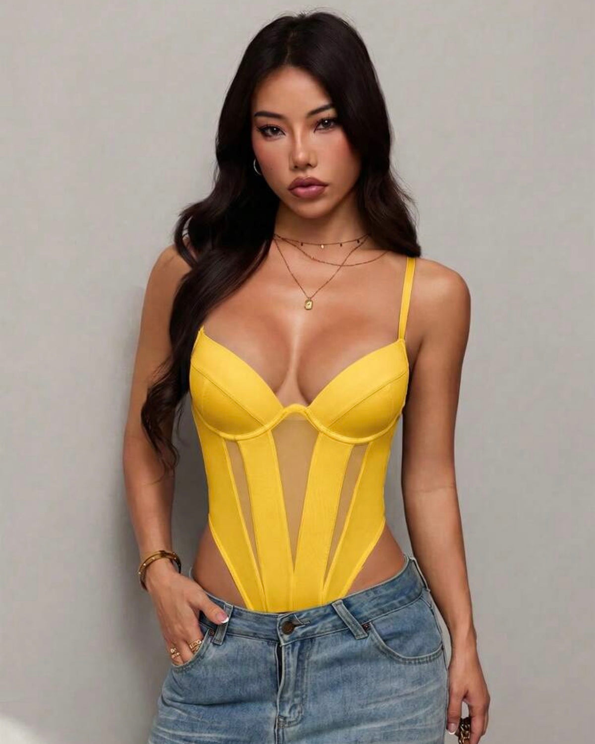 Body amarillo