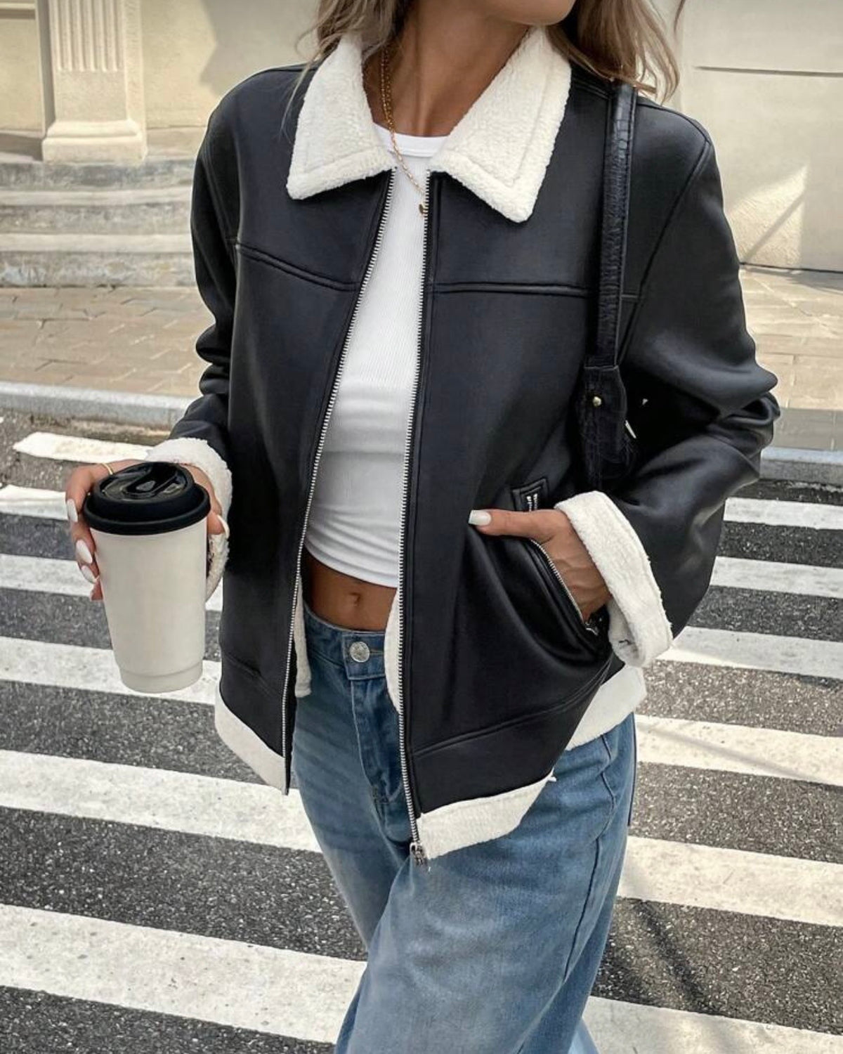 Jacket de cuerina negra