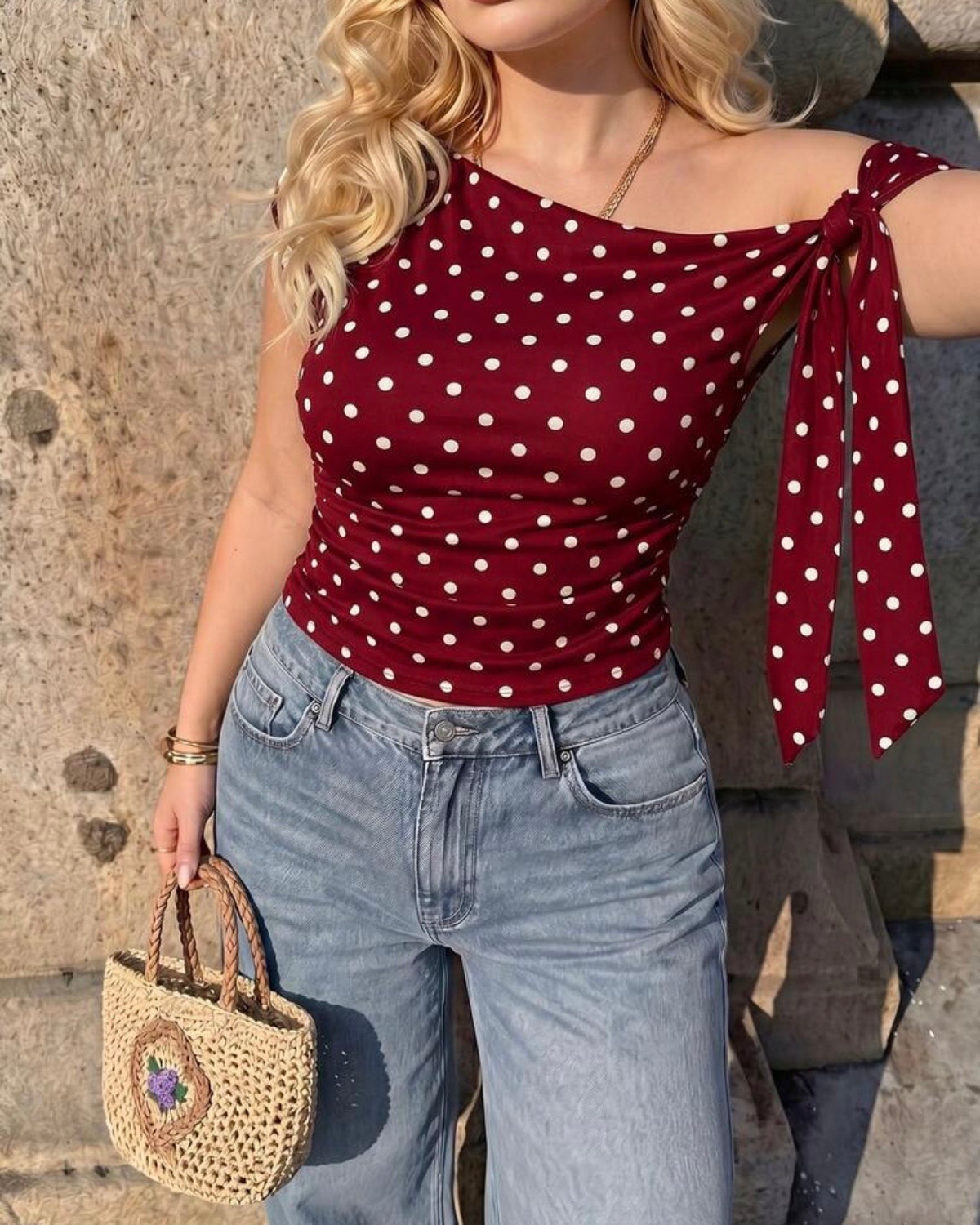 Top curvy de puntos rojo