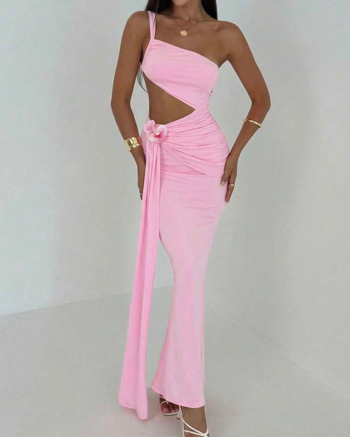 Vestido rosa asimétrico