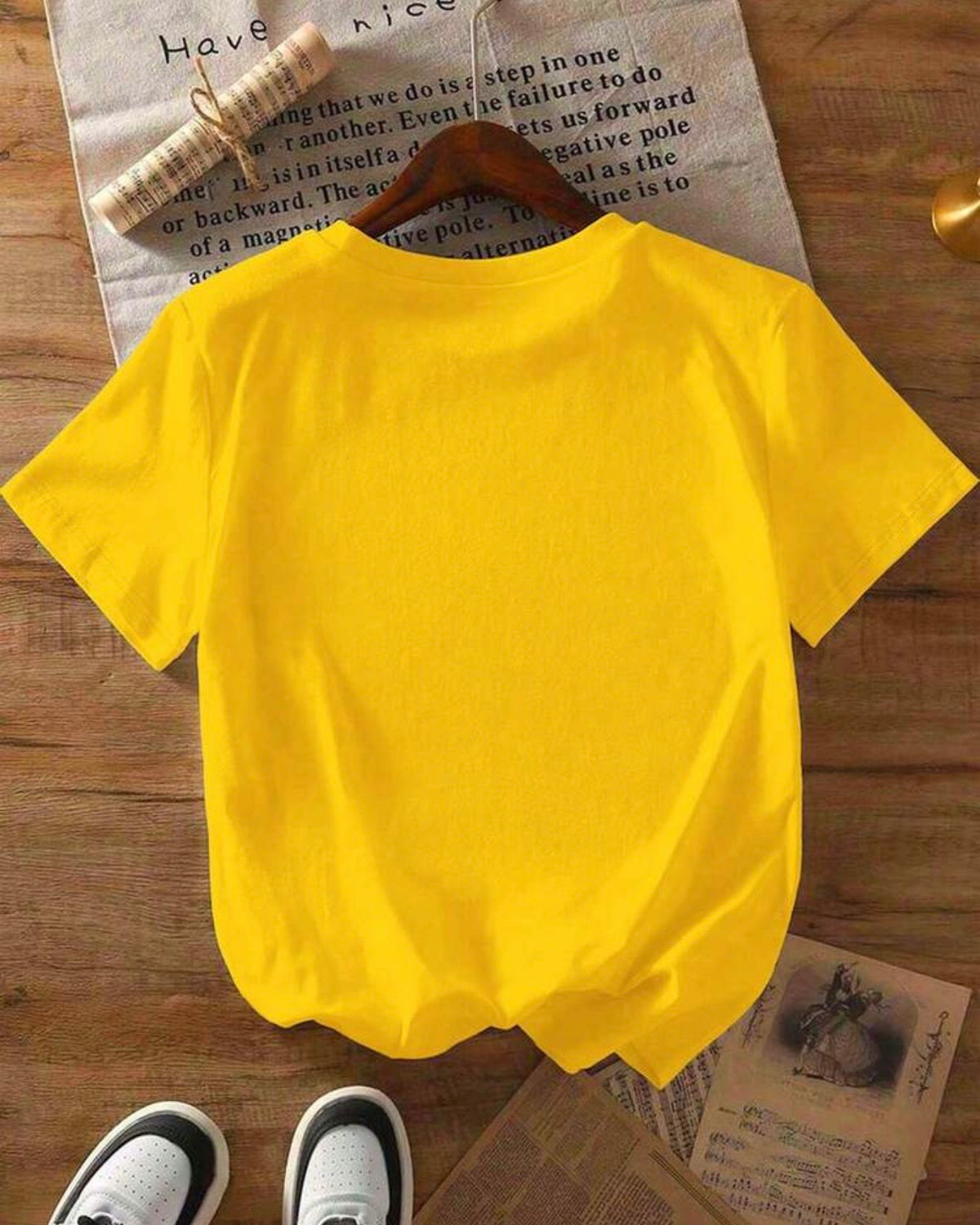 Camisa amarilla estampada