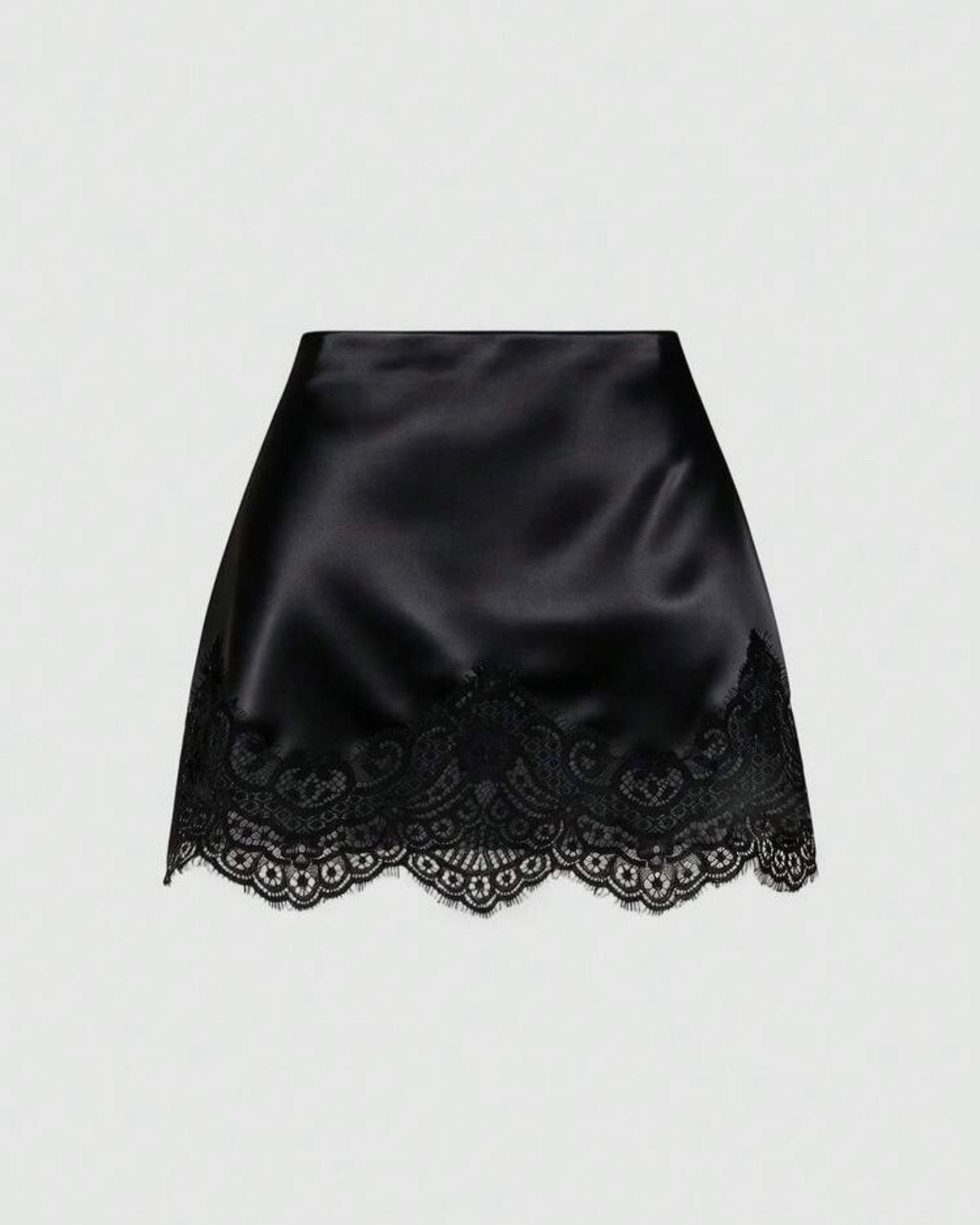 Falda de satin negra