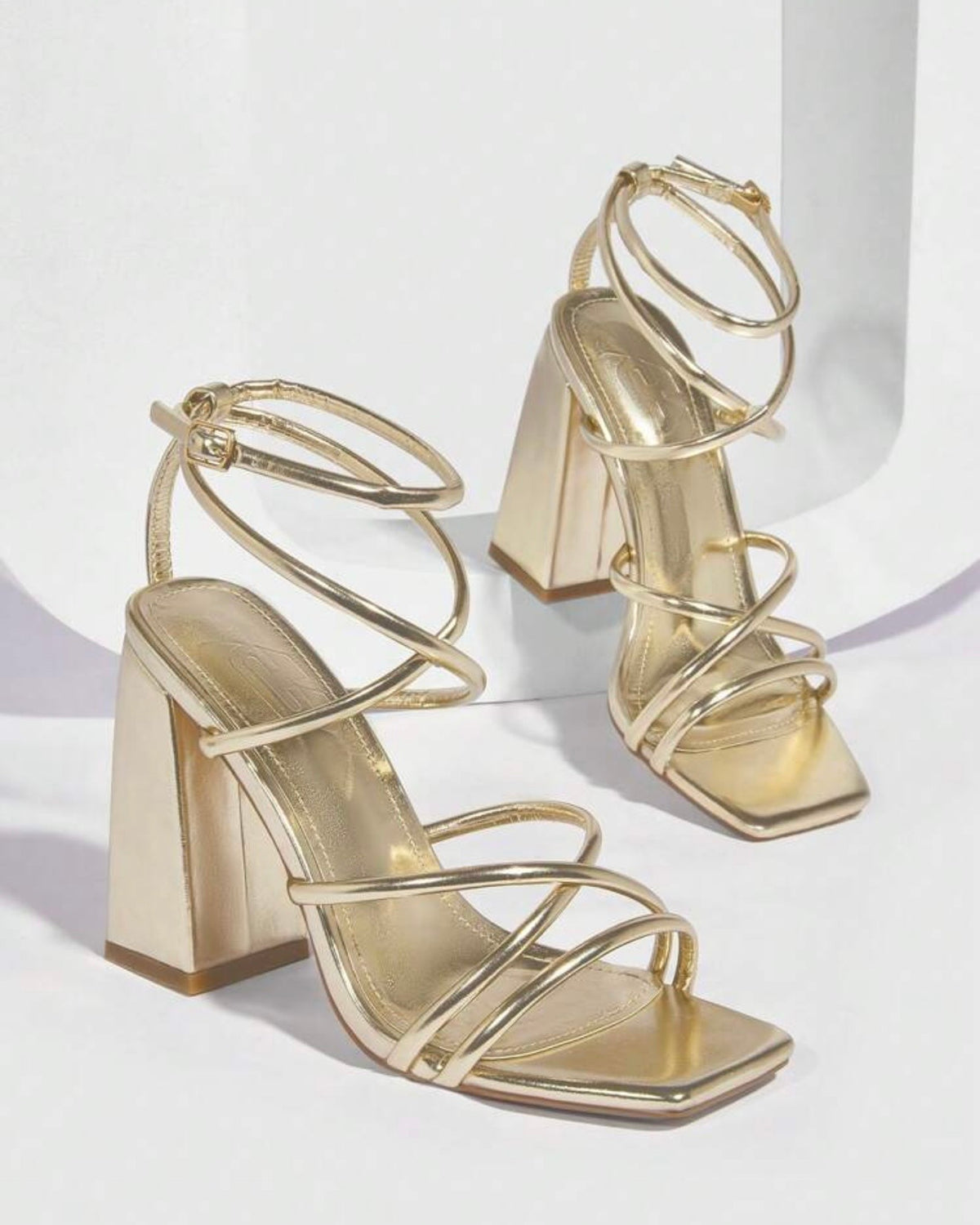 Sandalias doradas