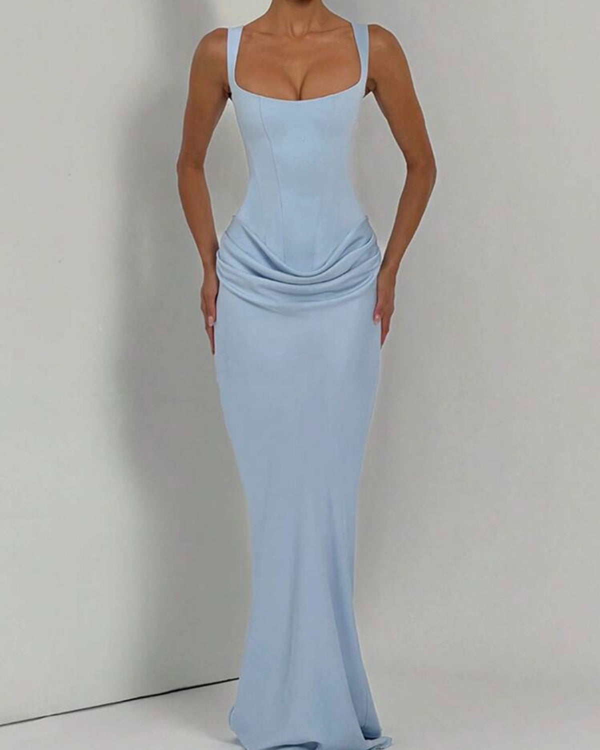 Vestido celeste de corset