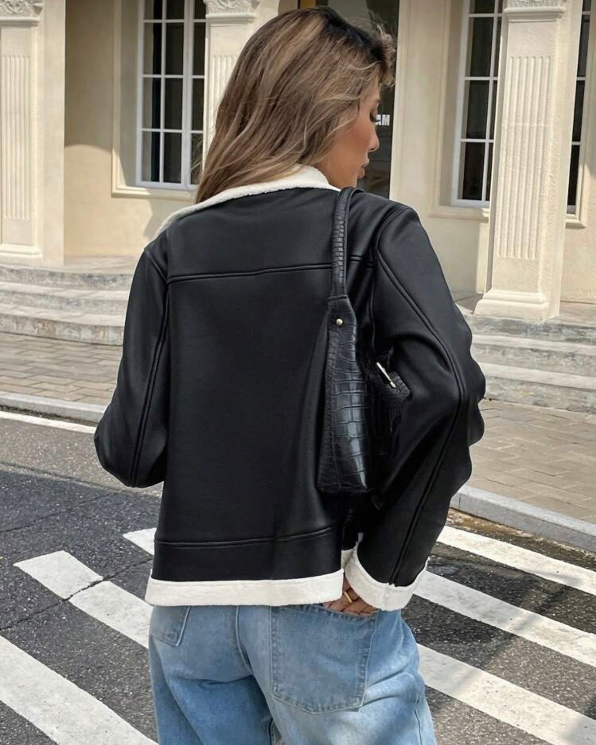 Jacket de cuerina negra