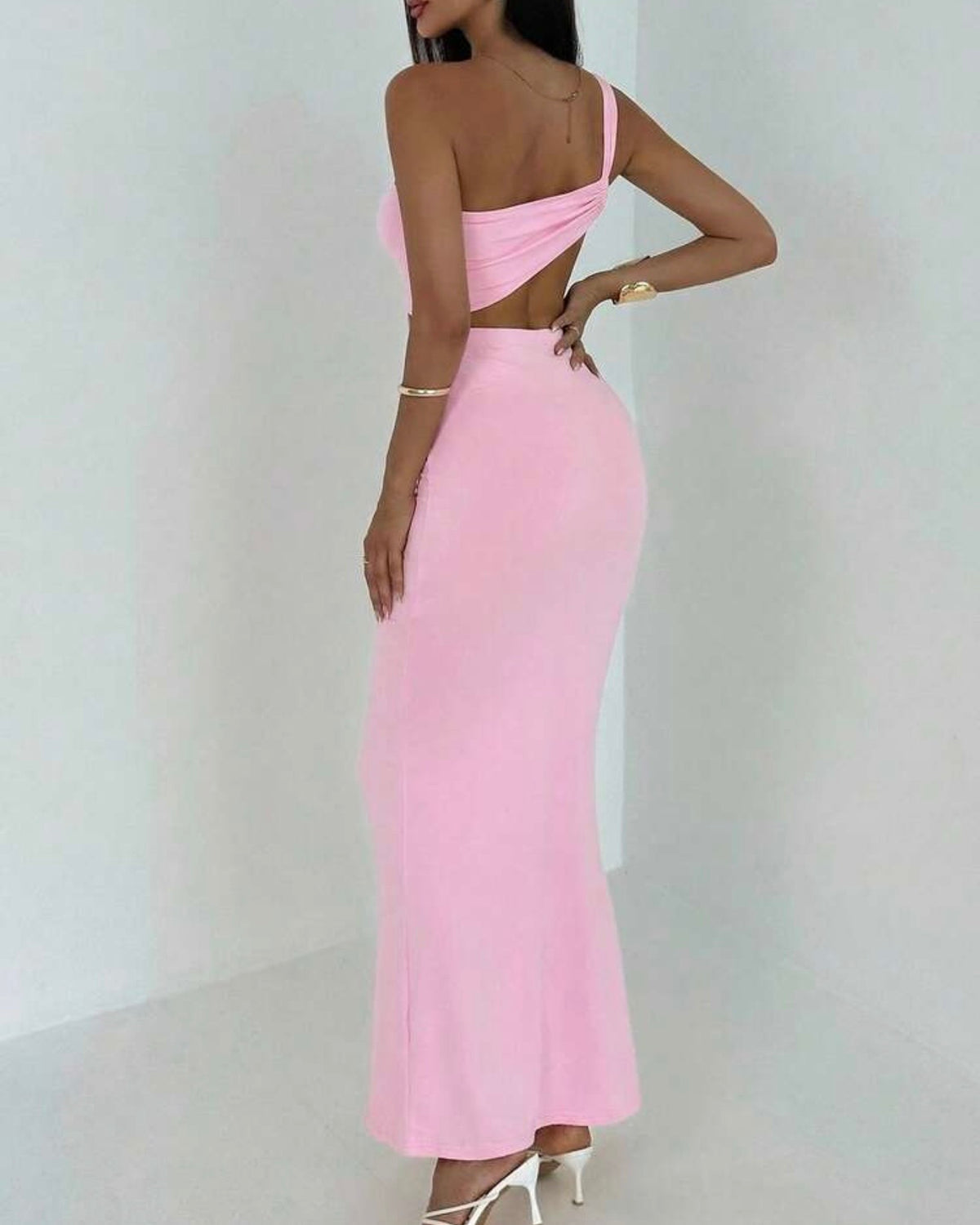 Vestido rosa asimétrico