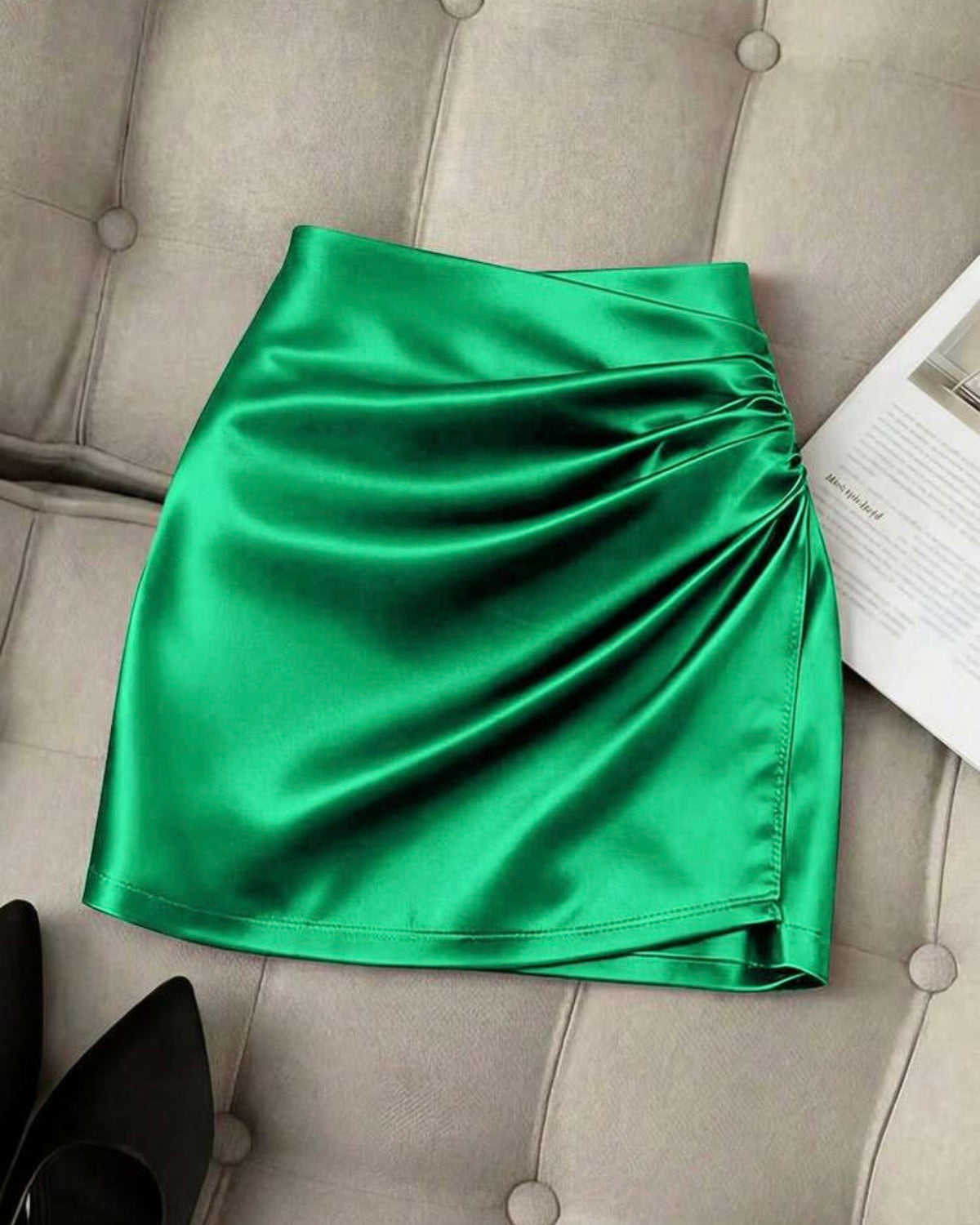 Falda satinada verde