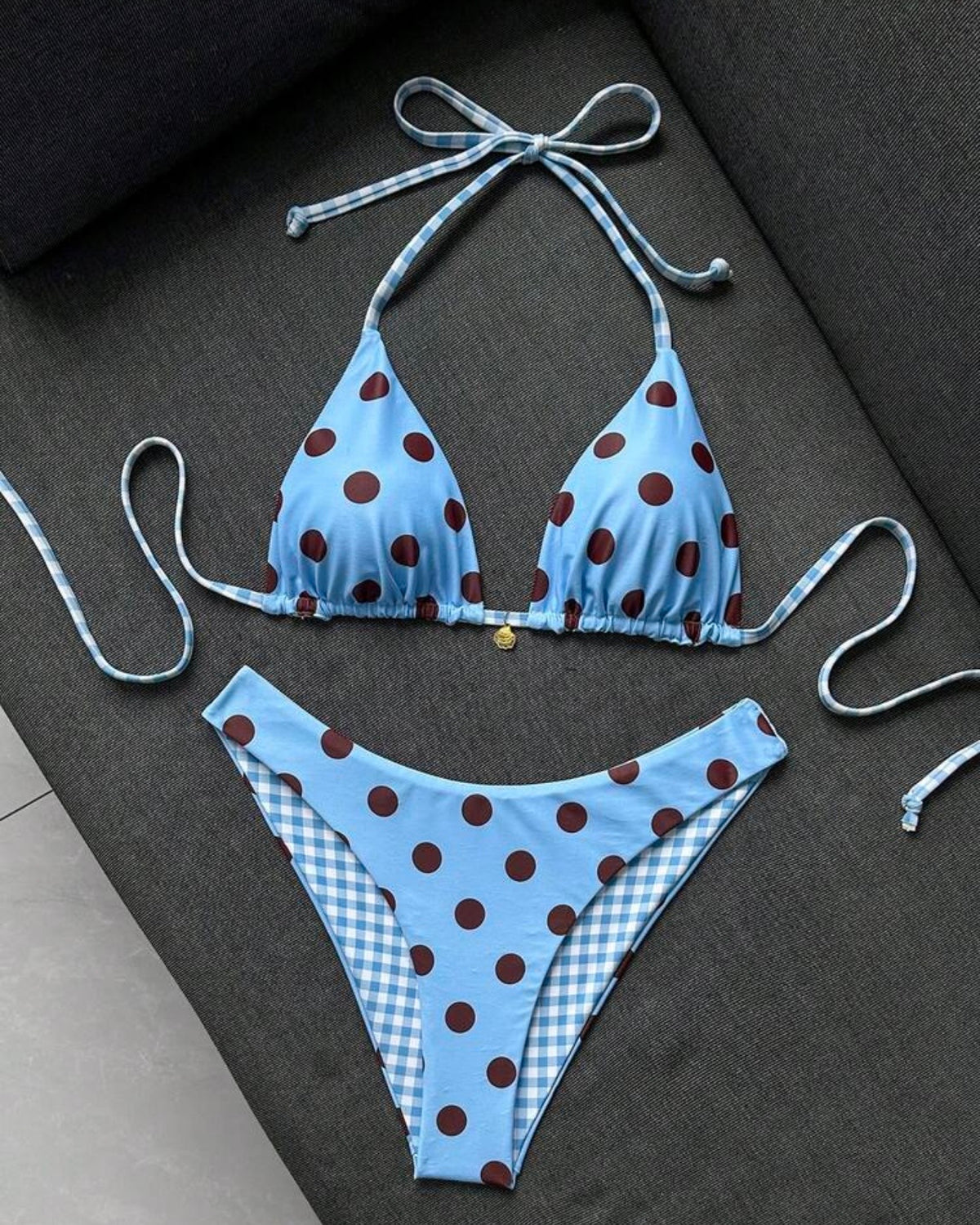 Traje de baño celeste con puntos