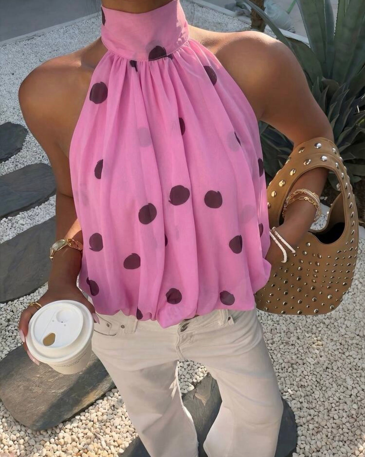 Blusa rosada con pelotas café