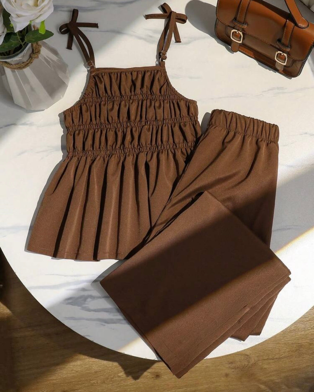 Conjunto café de niña