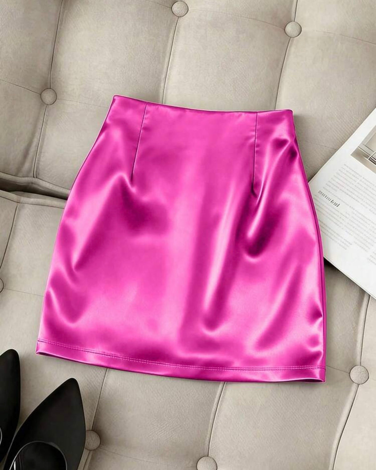 Falda satinada fusia