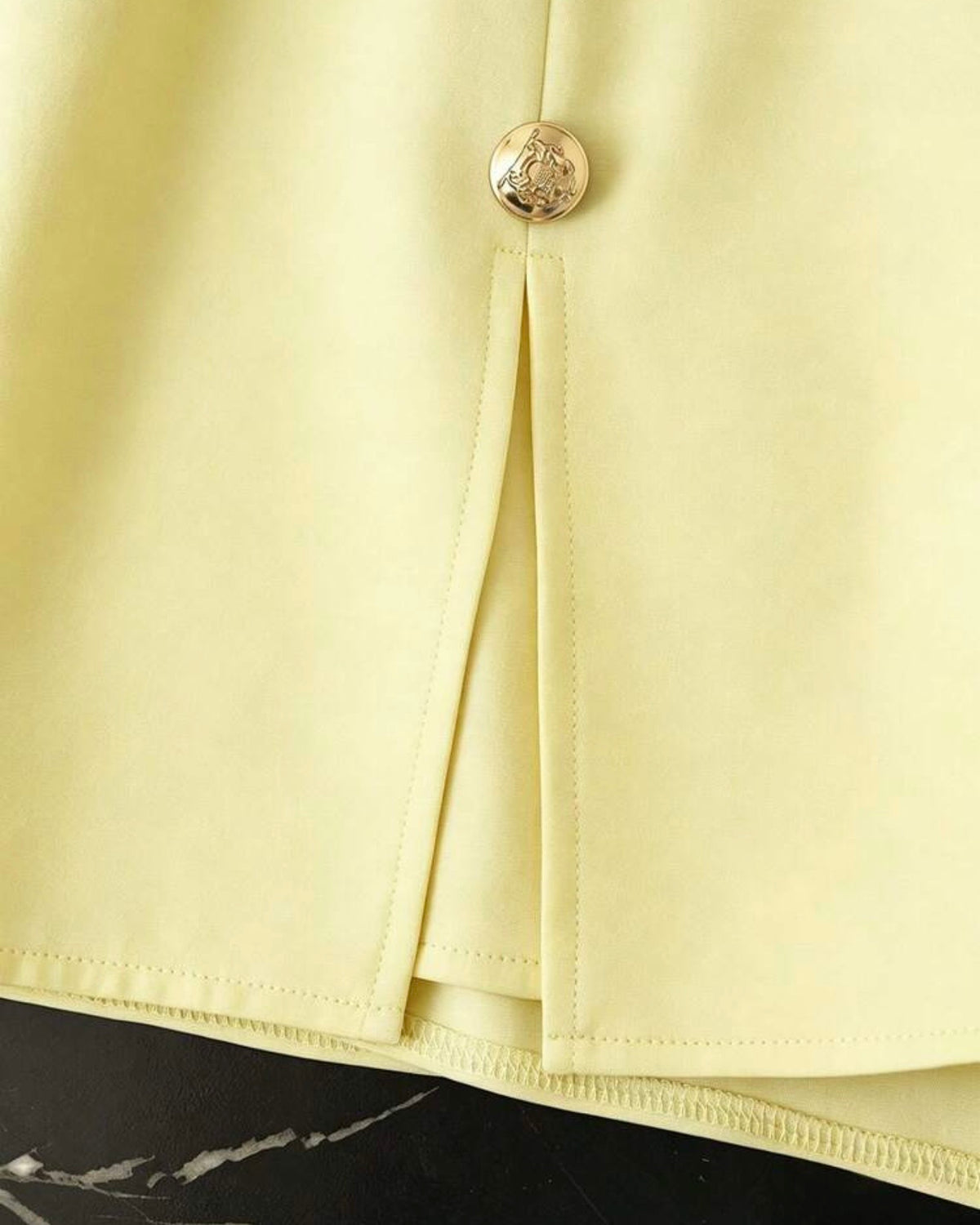 Short enagua amarillo