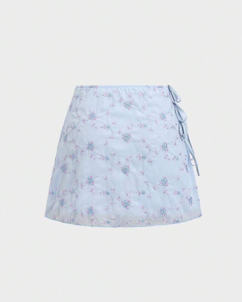 Falda celeste floreada
