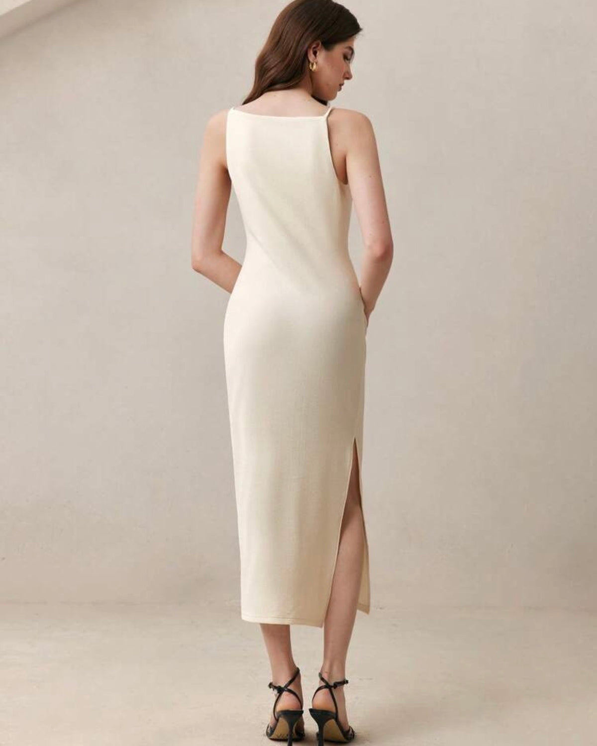 Vestido beige Bizchic