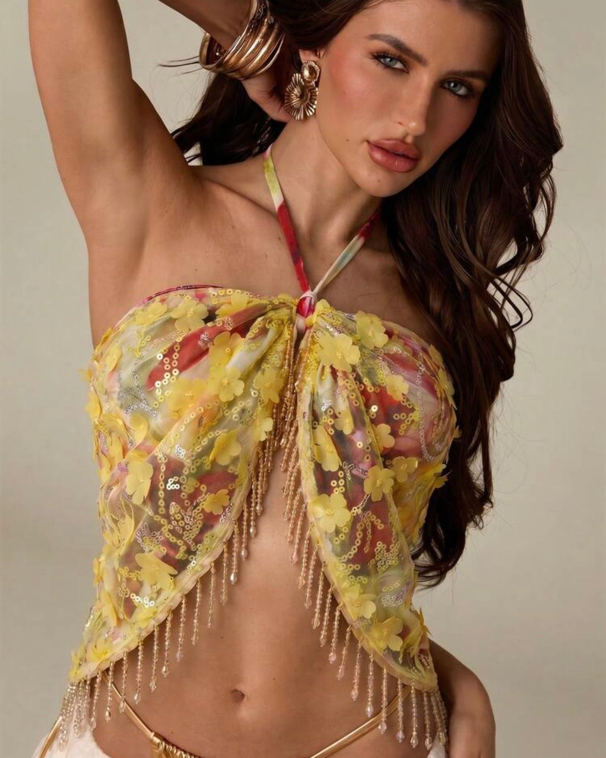 Top amarillo con lentejuelas