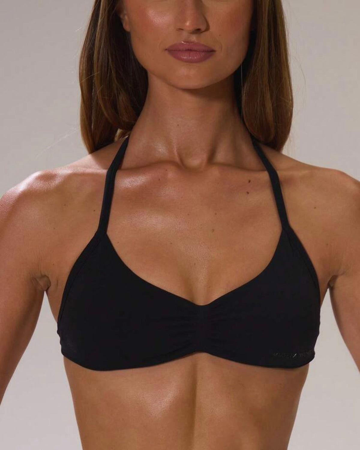 Top deportivo negro