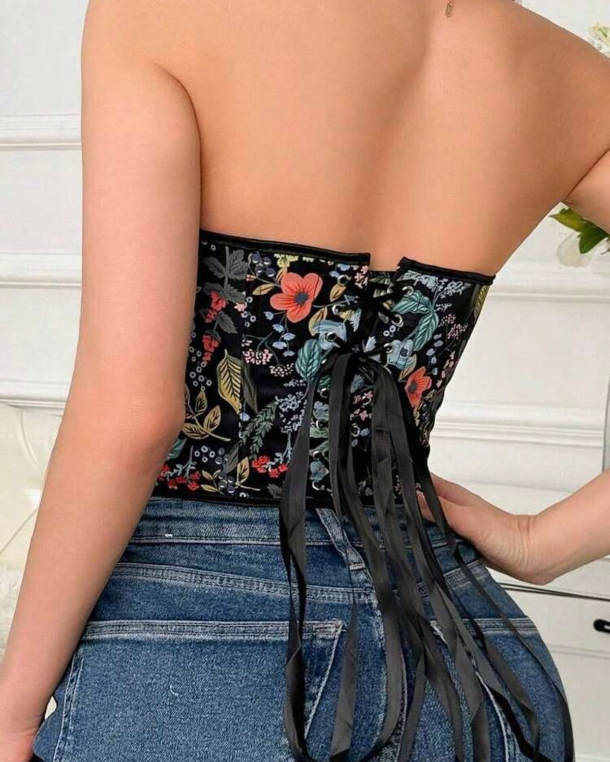 Corset negro floreado