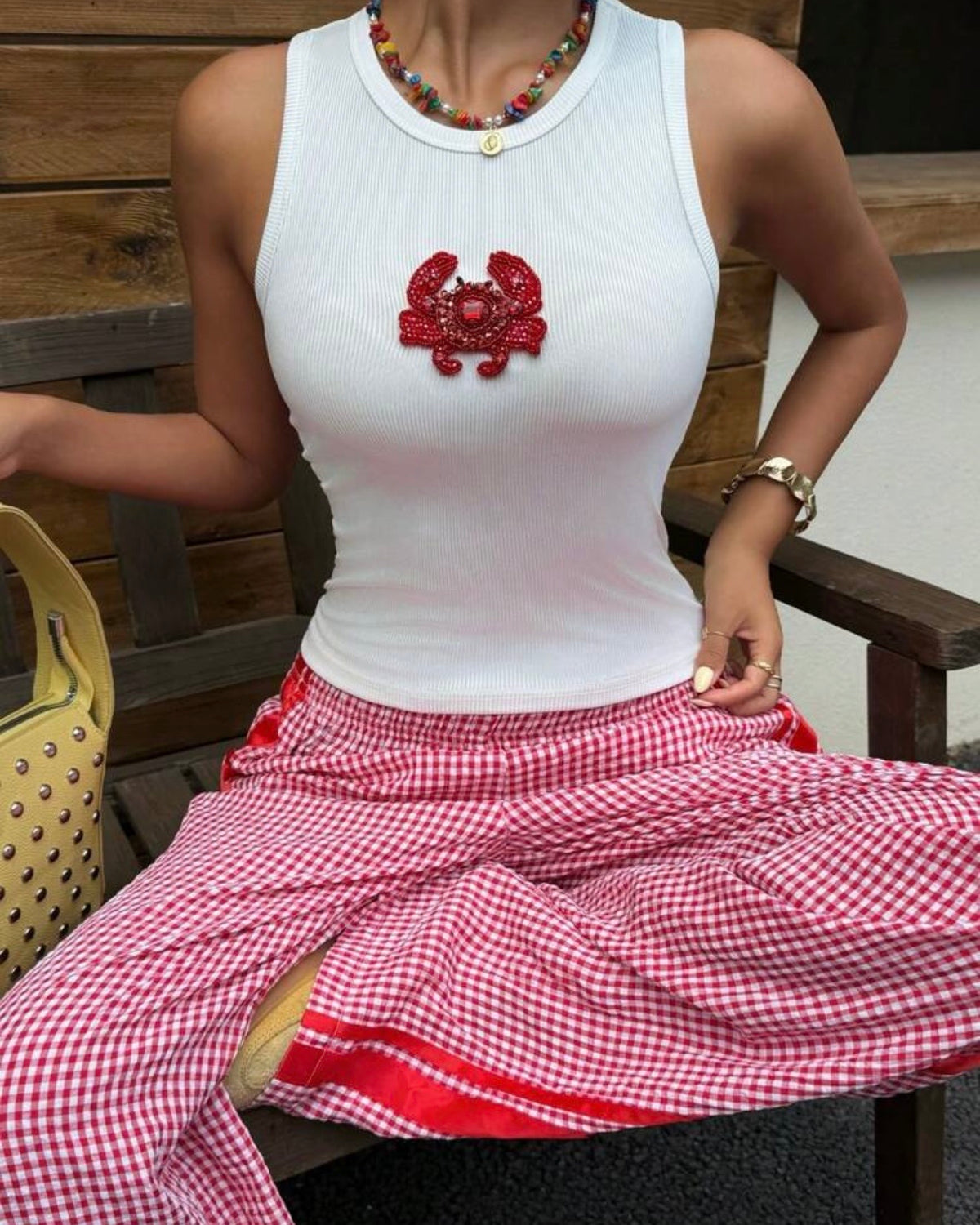 Camisa blanca con cangrejo