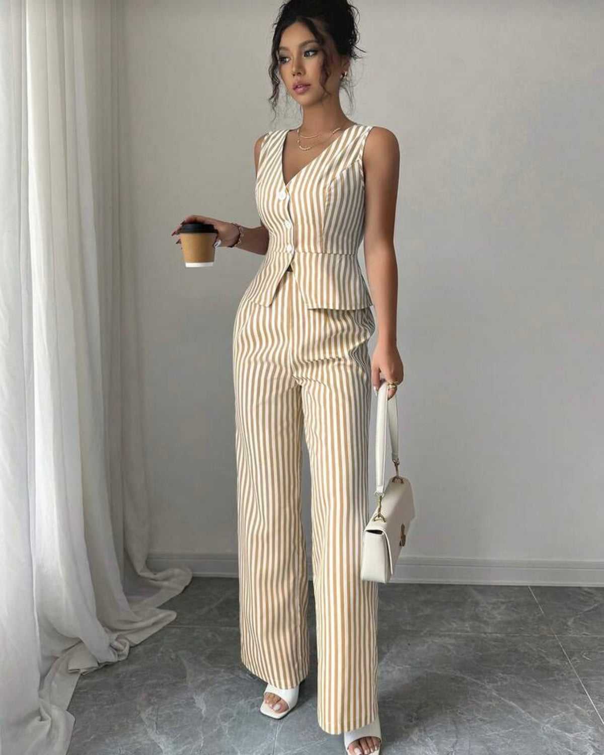 Conjunto de rayas amarillo
