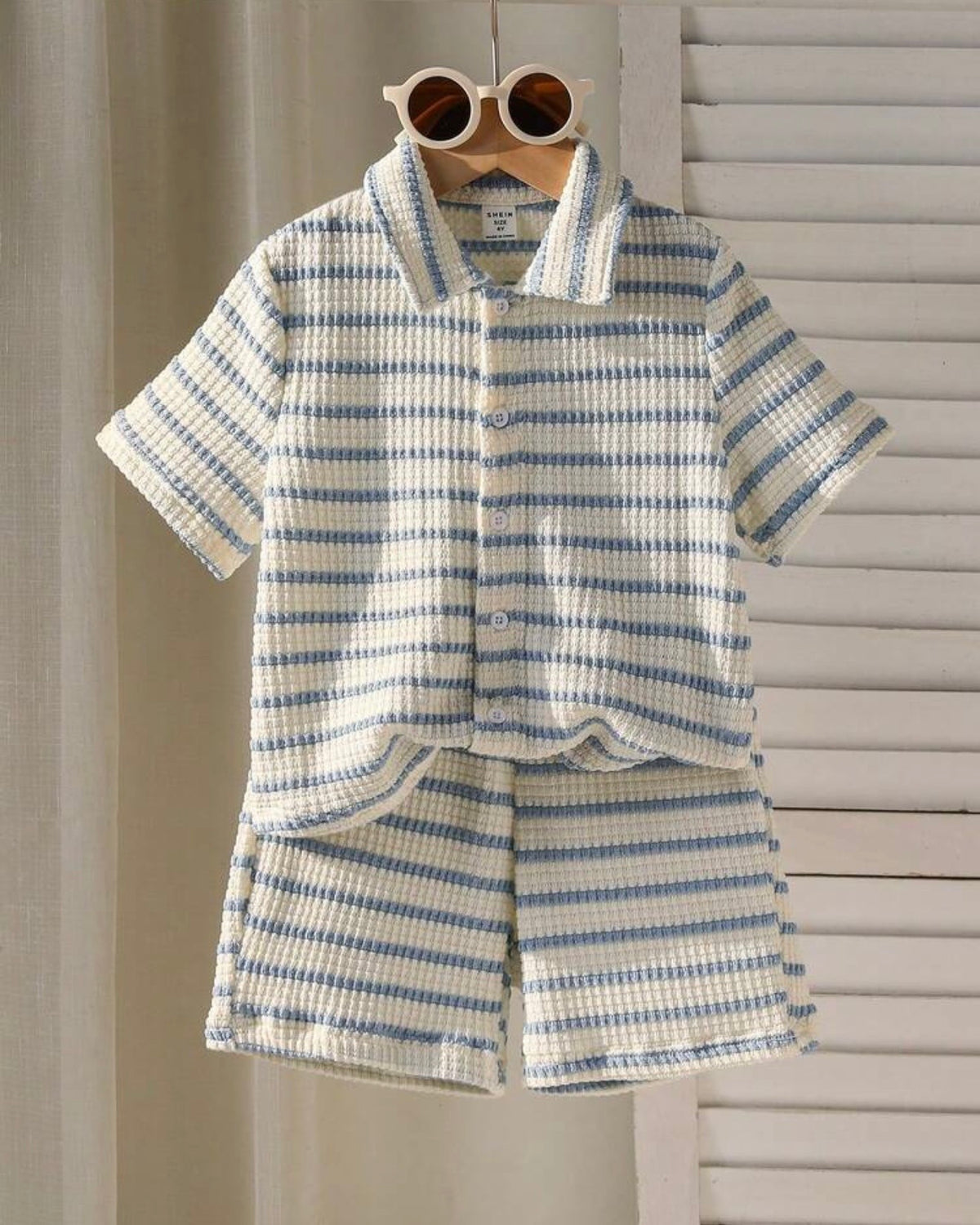 Conjunto de niño de rayas