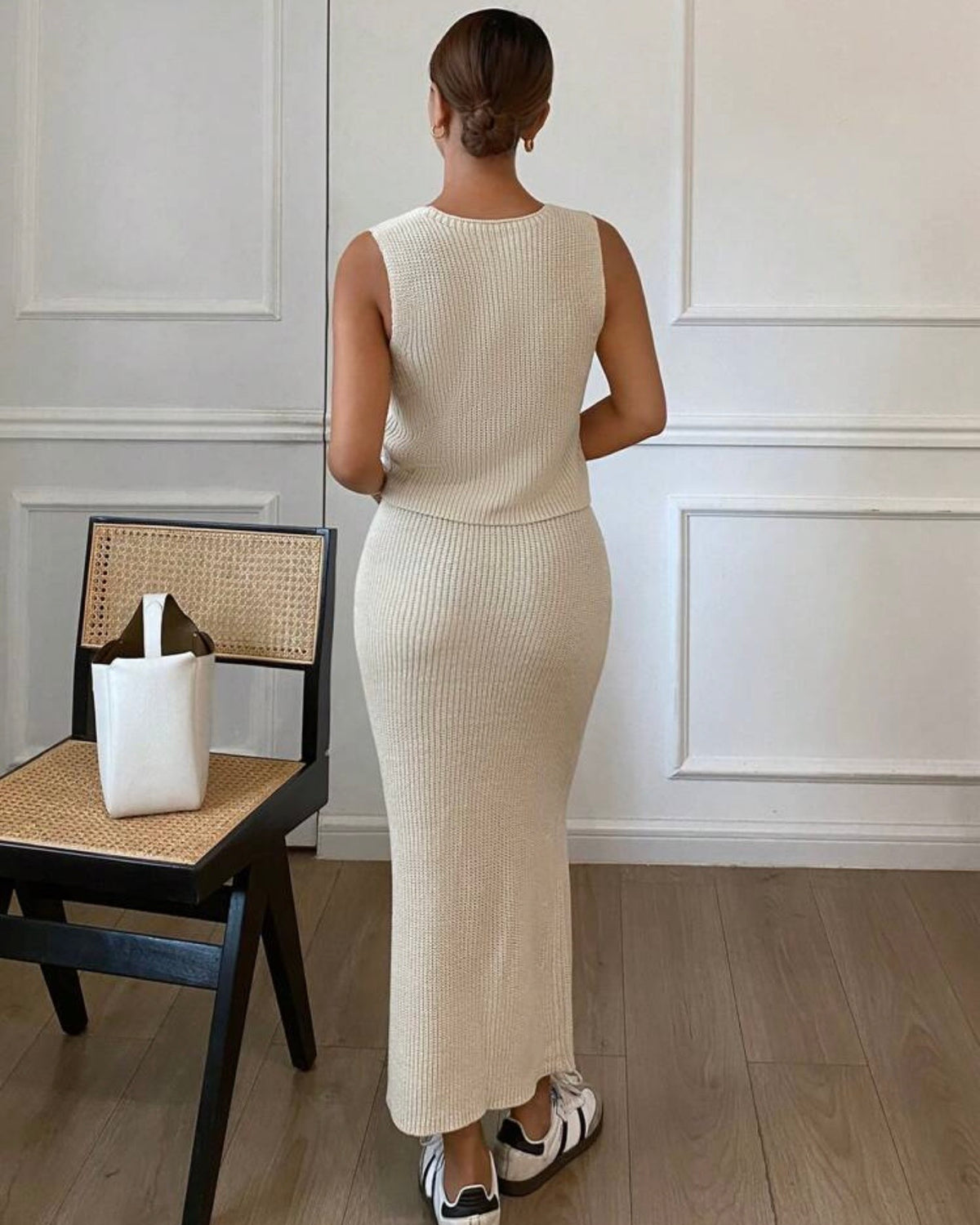 Conjunto beige de chaleco