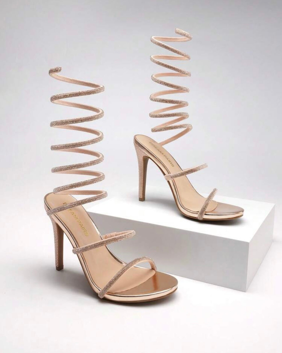 Tacones beige tipo caracol